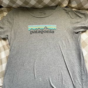 Patagonia women’s large grey tshirt
